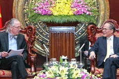 Chủ tịch Quốc hội Nguyễn Sinh Hùng tiếp ngài Anders Johnsson, Tổng thư ký Tổ chức Liên minh Nghị viện thế giới (IPU) thăm và làm việc tại Việt Nam. (Ảnh: Nhan Sáng/TTXVN)