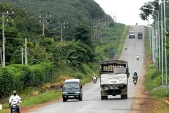 Quốc lộ 20 nối Lâm Đồng với Đồng Nai, đường vận chuyển bauxite. (Nguồn: báo Người Lao động) 