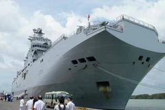 Những hình ảnh về chiến hạm Tonnerre của Pháp