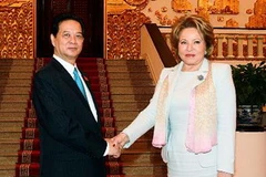Thủ tướng Nguyễn Tấn Dũng hội kiến với Chủ tịch Hội đồng Liên bang Nga V.I. Matvienko thăm chính thức Việt Nam. (Ảnh: Đức Tám/TTXVN)