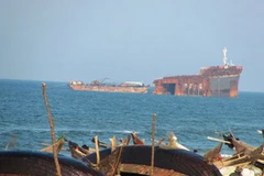 Đẩy nhanh trục vớt tàu bị nạn ở biển Thừa Thiên-Huế 