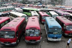 Xe khách tập kết ở bến xe Mỹ Đình, Hà Nội. (Nguồn: TTXVN)