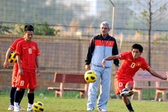 Thầy trò đội tuyển Việt Nam quyết tâm duy trì mạch thắng ở AFF Cup trước Philippines để rộng đường vào bán kết. (Ảnh: Quốc Khánh/TTXVN)