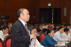 Đại biểu Quốc hội tỉnh Thái Nguyên Nguyễn Văn Thời phát biểu ý kiến. (Ảnh: Doãn Tấn/TTXVN)