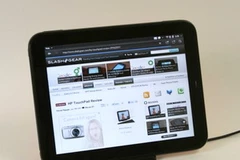 Máy tính bảng TouchPad chạy hệ điều hành webOS. (Nguồn: Internet)