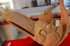 Tượng đầu Phượng đất nung thời Trần được tìm thấy tại di tích Hoàng Thành Thăng Long. Ảnh minh họa. (Nguồn: Dân Trí)