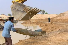Campuchia tháo gỡ an toàn quả bom hơn 200kg