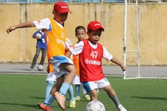 Các học viên trong một buổi đá tập. (Ảnh: Minh Chiến/Vietnam+)