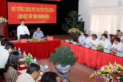 Thủ tướng Nguyễn Tấn Dũng và Đoàn công tác Chính phủ làm việc với lãnh đạo chủ chốt tỉnh Khánh Hòa. (Ảnh: Đức Tám/TTXVN)