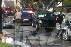 David Arquette nằm bất động bên cạnh hiện trường vụ đâm xe. (Nguồn: TMZ)