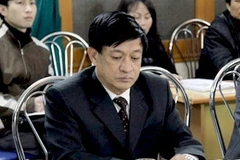 Ông Lê Văn Hiền, nguyên Phó Bí thư, nguyên Chủ tịch UBND huyện Tiên Lãng nghe quyết định kỷ luật của Thành ủy Hải Phòng. (Nguồn: Vnexpress)