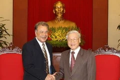 Tổng Bí thư Nguyễn Phú Trọng tiếp Tổng Bí thư Đảng Lao động Mexico Alberto Anaya Gutierrez. (Ảnh: Trí Dũng/TTXVN)