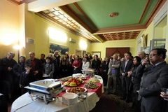 Các vị khách tại buổi gặp mặt mừng Xuân mới của Đại sứ quán Việt Nam ở Italy. (Nguồn: PX Rome) 