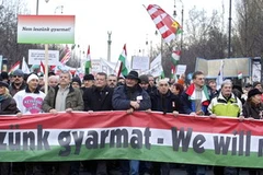 Đoàn người tuần hành ủng hộ chính phủ ở Budapest. (Nguồn: Getty Images)