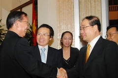 Phó Thủ tướng Trương Vĩnh Trọng tiếp ông Choi Young Joo, Chủ tịch Hội hữu nghị Hàn-Việt. (Ảnh: Doãn Tấn/TTXVN) 