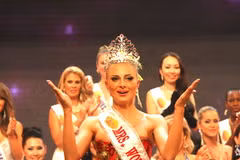 Hoa hậu Quý bà đẹp và thành đạt thế giới 2009 Victoria Radochinskaya. (Ảnh: Tràng Dương/TTXVN)