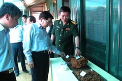 Chủ tịch nước Nguyễn Minh Triết thăm, làm việc với Công ty Cổ phần alumin Nhân Cơ (Đắk Nông). (Ảnh: Trần Hữu Hiếu/Vietnam+)