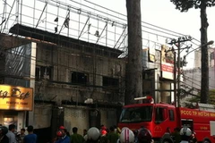 Trung tâm điện máy Sony Việt Nam ở Quận 3, Thành phố Hồ Chí Minh bị thiêu rụi hoàn toàn. (Ảnh: Hoàng Anh Tuấn/Vietnam+)