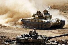 Xe tăng quân đội Iran trong một cuộc tập trận. (Nguồn: azernews.az)