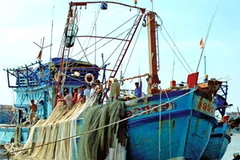 Ngư dân thị trấn Sông Đốc chuẩn bị ra khơi. (Ảnh minh họa, nguồn Internet)