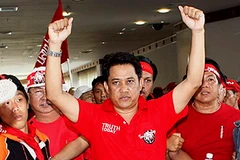 Thủ lĩnh cứng rắn của phong trào "áo đỏ," Arisman Pongruengrong. (Nguồn: AP)