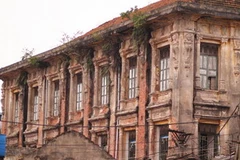 Khu nhà học tồi tàn xuống cấp nghiêm trọng của Trường tiểu học Nguyễn Văn Cừ. (Nguồn: Internet)