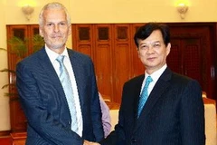 Thủ tướng Nguyễn Tấn Dũng tiếp Đoàn kiểm toán quốc tế do ông Josef Moser, Tổng Thư ký INTOSAI, làm trưởng đoàn. (Ảnh: Doãn Tấn/TTXVN)