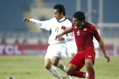 Đội tuyển Việt Nam (trắng) sẽ đánh bại Lebanon ngay tại sân Saida Municipal? (Ảnh: TT&VH)