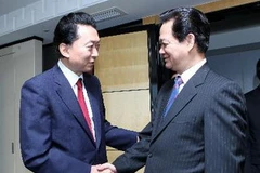 Thủ tướng Nguyễn Tấn Dũng tiếp ngài Yukio Hatoyama, cựu Thủ tướng Nhật Bản. (Ảnh: Đức Tám/TTXVN)