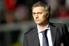 Huấn luyện viên Jose Mourinho trong trận gặp Palermo. (Ảnh: Reuters)
