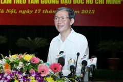 Ông Đinh Thế Huynh, Ủy viên Bộ Chính trị, Bí thư Trung ương Đảng, Trưởng Ban Tuyên giáo Trung ương phát biểu kết luận Hội nghị. (Ảnh : Lâm Khánh/TTXVN)