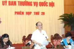 Chủ tịch Quốc hội Nguyễn Sinh Hùng phát biểu bế mạc phiên họp thứ 20 Ủy ban Thường vụ Quốc hội. (Ảnh: An Đăng/TTXVN)