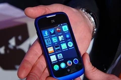 Điện thoại thông minh ZTE Open chạy Firefox OS. (Nguồn: ubergizmo.com)