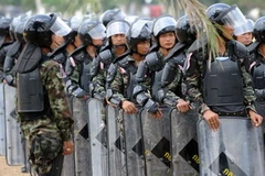 Lực lượng an ninh Thái Lan sẽ được cấp thêm tài chính để đối phó với các cuộc biểu tình của phe "áo đỏ." (Ảnh: AFP/TTXVN)