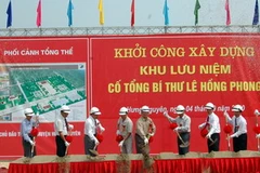 Lễ khởi công xây dựng Khu lưu niệm cố Tổng Bí thư Lê Hồng Phong. (Ảnh: Lan Xuân/TTXVN) 
