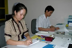 Viên chức sắp tới có thể được kinh doanh và làm việc ngoài giờ. (Nguồn: Internet)