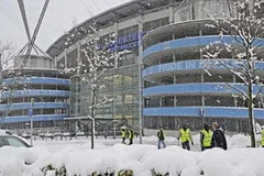 Hai trận bán kết lượt đi Cúp Carling không thể diễn ra đúng như dự kiến ban đầu vì tuyết rơi dày đặc. (Ảnh: TT&VH)