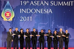 Các trưởng đoàn chụp ảnh chung tại phiên khai mạc Hội nghị Cấp cao ASEAN 19. (Ảnh: Đức Tám/TTXVN)