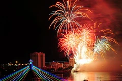 Thi bắn pháo hoa quốc tế 2010 tại Đà Nẵng. (Ảnh: Thanh Hà/TTXVN)