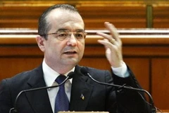 Thủ tướng Romania, Emil Boc phát biểu tại Quốc hội nước này. (Nguồn: AP)