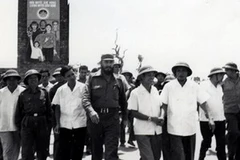 Lãnh tụ Fidel Castro thăm vùng giải phóng Nam Việt Nam năm 1973. (Ảnh tư liệu, nguồn Internet)