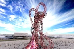 Mô hình tháp ArcelorMittal Orbit, công trình chào mừng Olympic London 2012. (Ảnh: TT&VH)