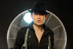 Ca sỹ trẻ Dương Triệu Vũ. (Ảnh: duongtrieuvu.info)