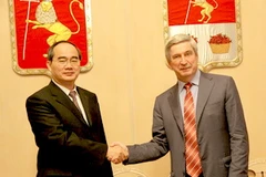 Phó Thủ tướng Nguyễn Thiện Nhân gặp Phó chủ tịch thứ nhất Duma quốc gia Nga Melnikov. (Ảnh: Cao Cường/Vietnam+)