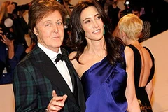 Paul McCartney cùng vị hôn thê Nancy Shevell. (Nguồn: Internet)