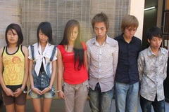 Từ trái sang: Trang-Ngọc-Tuyết-Linh-Bình-Thủy. (Nguồn VNE)