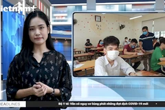 Hỗ trợ khai báo, nộp hồ sơ thuế tại bộ phận một cửa tại Chi cục Thuế khu vực Phổ Yên-Phú Bình. (Ảnh: Danh Lam/TTXVN)