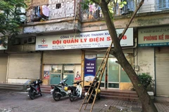 Hoạt động kinh doanh, dịch vụ tại tầng 1 tòa nhà N6C Trung Hòa-Nhân Chính (Thanh Xuân). (Ảnh: Minh Nghĩa/TTXVN)