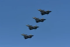 Máy bay chiến đấu Rafale của Pháp tham gia cuộc tập trận hải quân chung Pháp-Ấn Độ. (Ảnh: AFP/TTXVN)