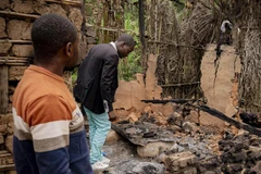 Hiện trường một vụ tấn công tại Mukondi, cách thị trấn Beni ở miền đông CHDC Congo 30km, ngày 10/3/2023. (Ảnh: AFP/ TTXVN)